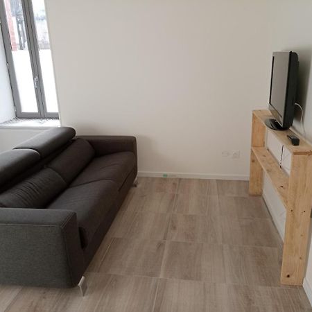 Appart Proche Toutes Commodites Souvigny Exterior photo