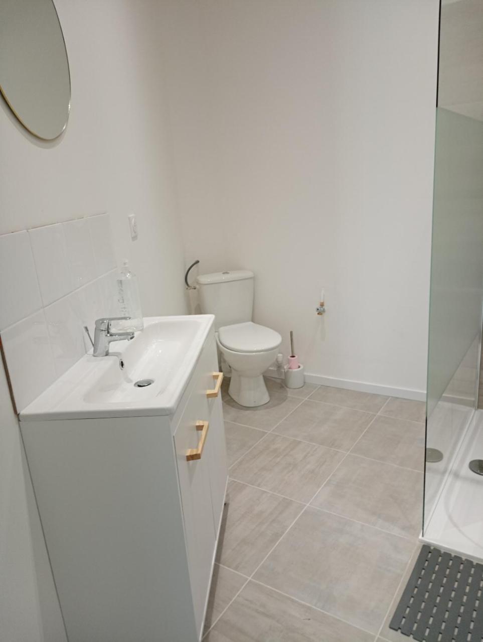 Appart Proche Toutes Commodites Souvigny Exterior photo