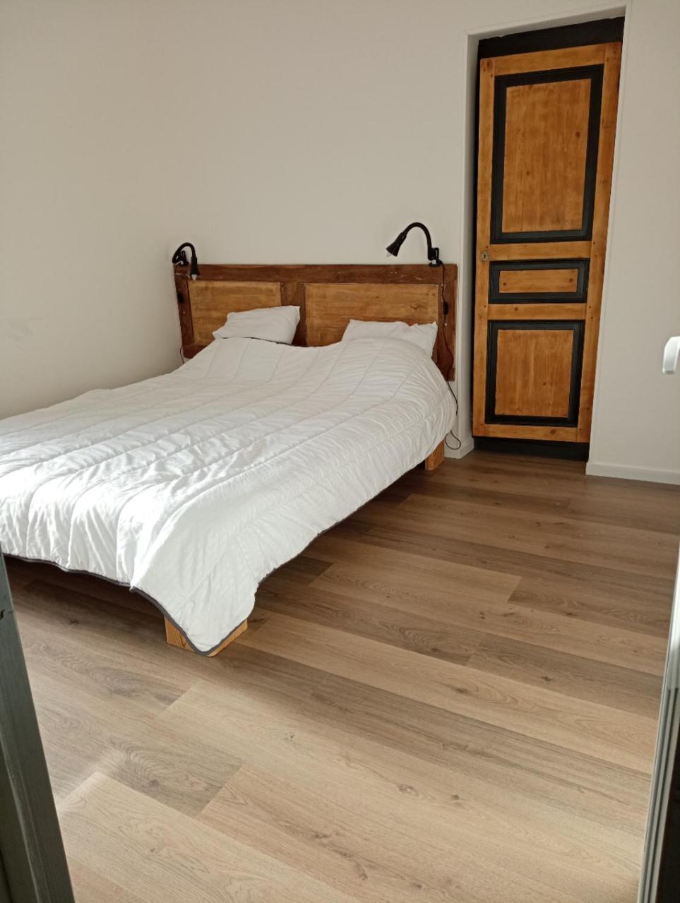 Appart Proche Toutes Commodites Souvigny Exterior photo